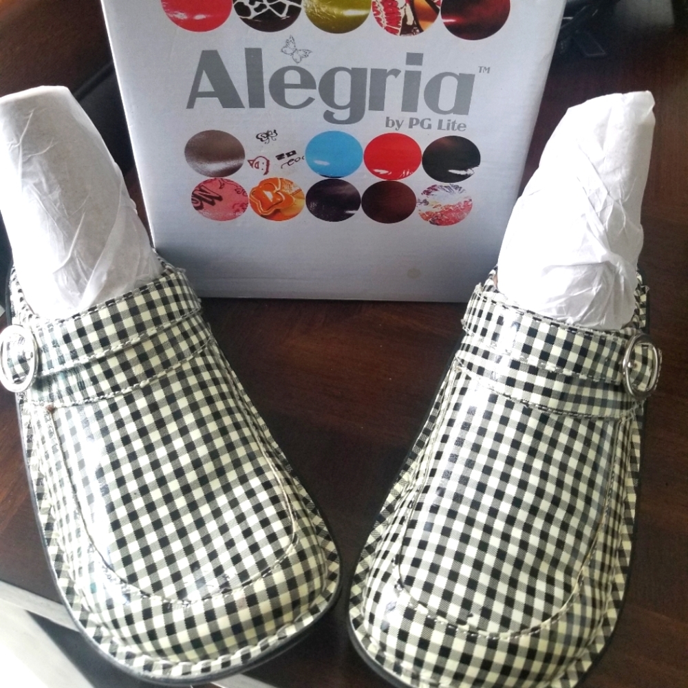 Black & White Clogs Allegria